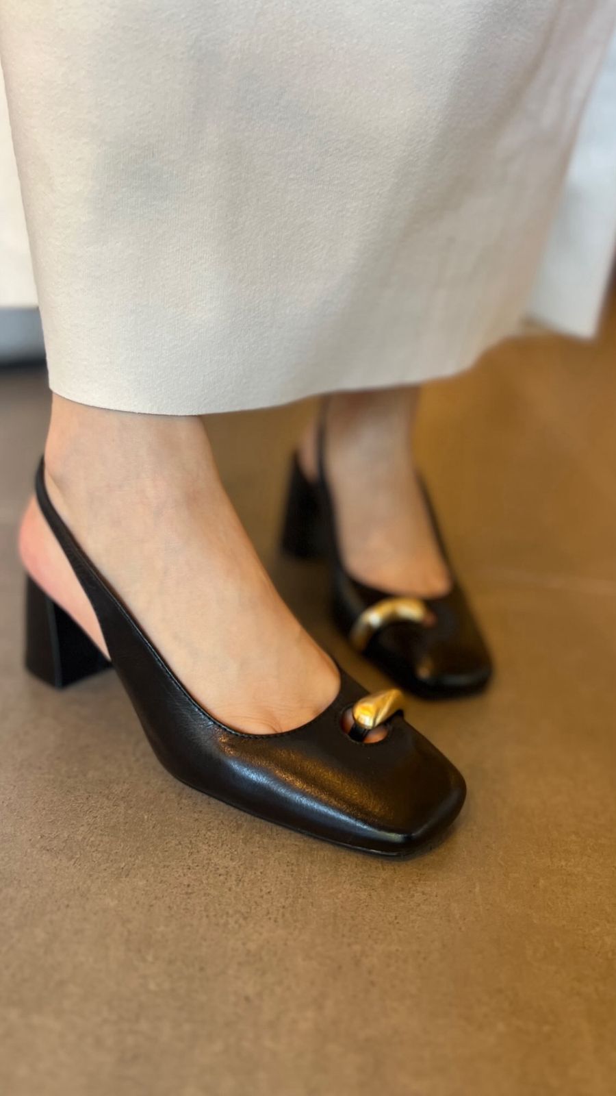 Slingback couro preto cecconello