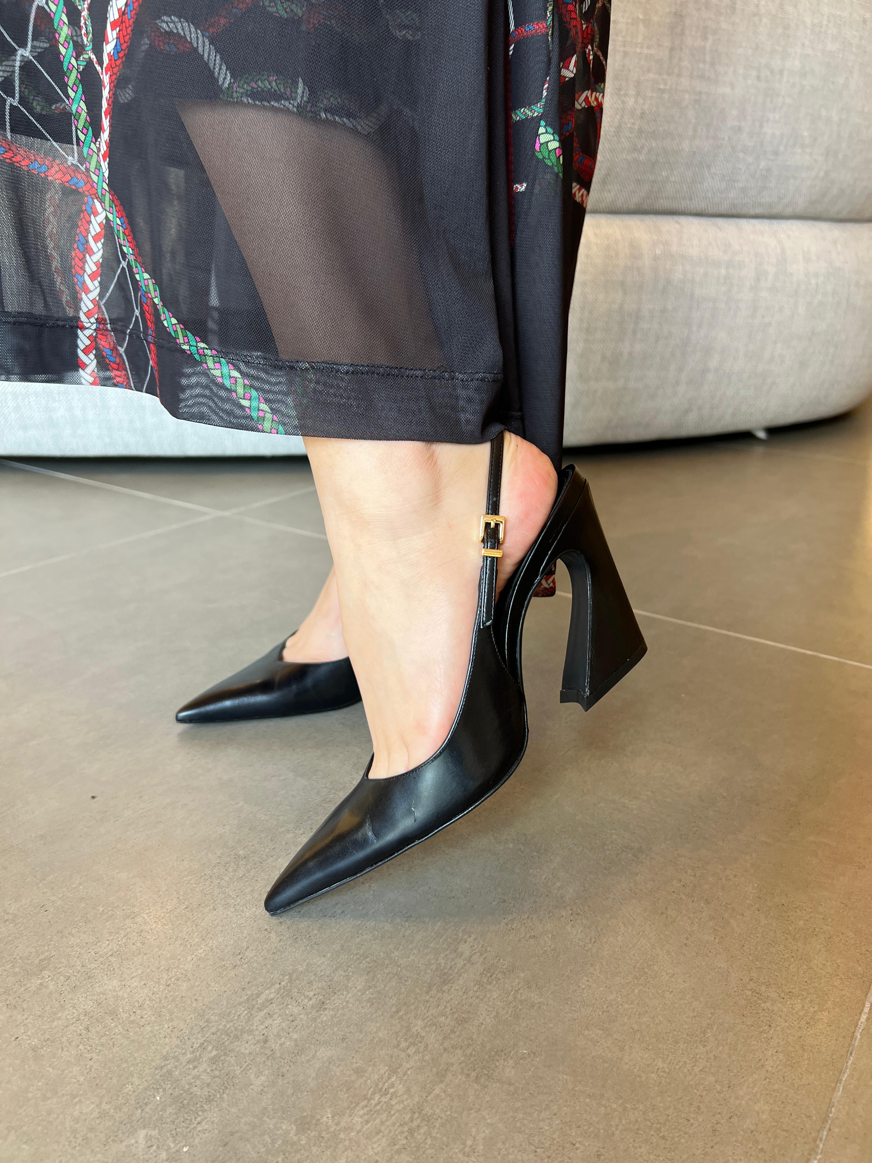 Scarpin Slingback Couro Preto