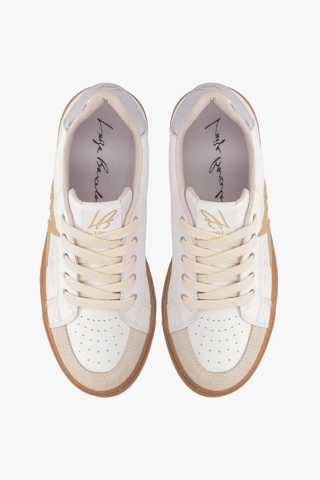 TÊNIS EM COURO OFF WHITE COM DETALHE DE ESTRELA