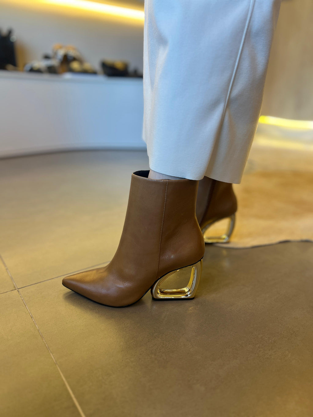 BOTA CANO CURTO CARAMELO CECCONELLO