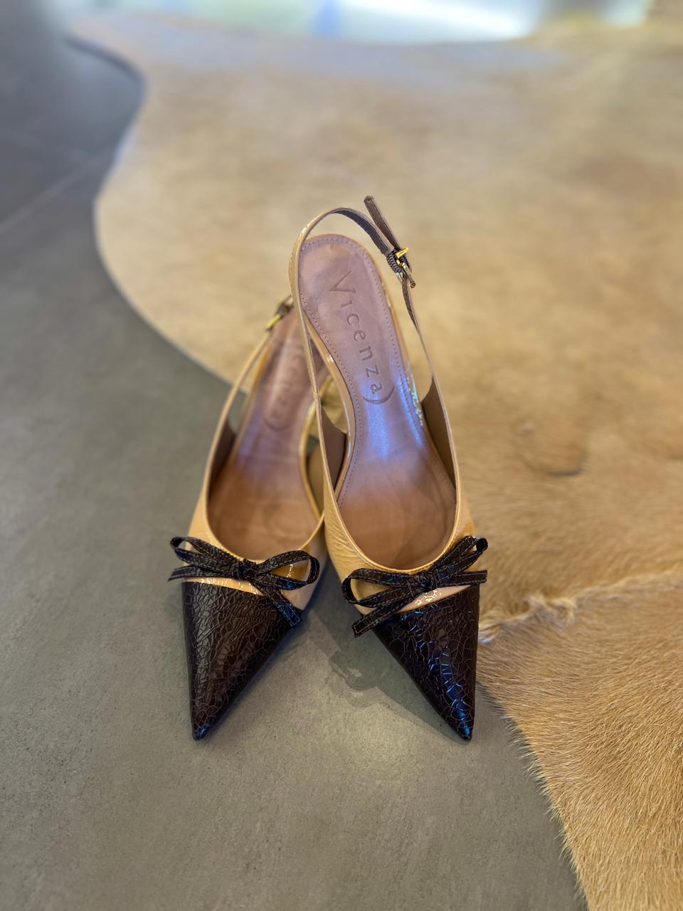 Scarpin Slingback Laço Verniz Bege Vicenza
